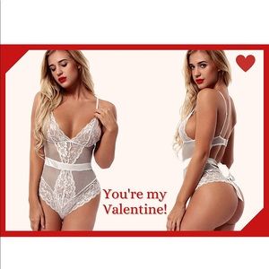 (NEW) Stunning White Lace Lingerie Bodysuit - Unleash Your Inner Confide…